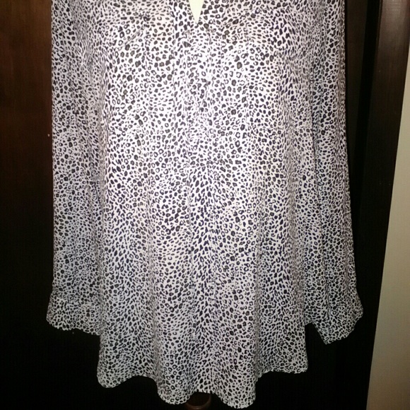 Leopard blouse with tie detail EUC - Picture 2 of 4